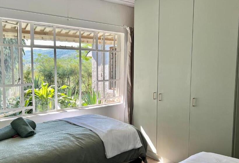 Дом 3 Спальни, Loerieroep Estate   Mountainview Selfcatering Accommodation Nelspruit