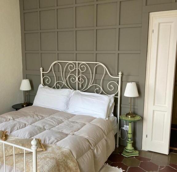 Superior room with lake view, B&b Villa Le Ortensie