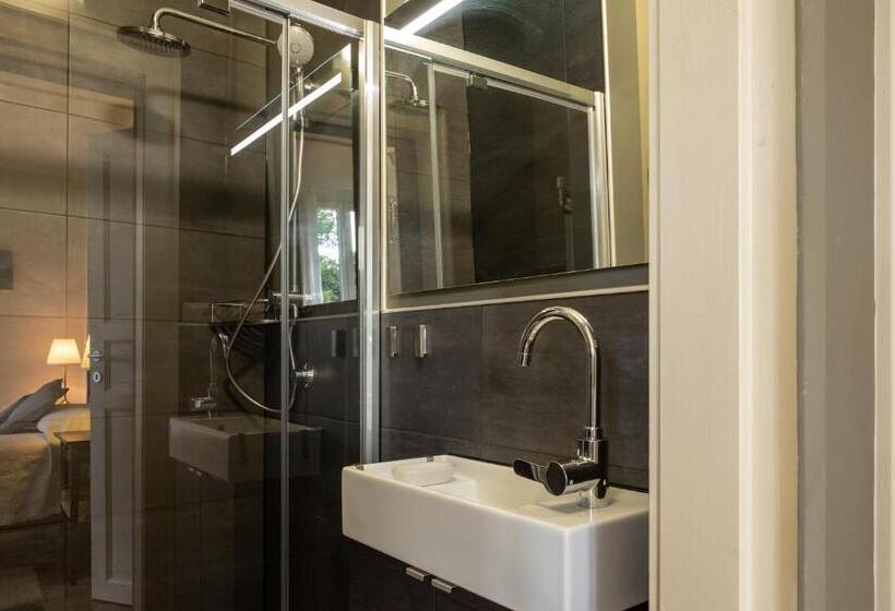 レイクビュークラシックルーム, B&b Villa Le Ortensie