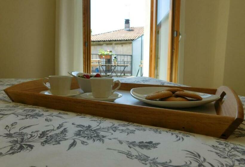 Номер Стандарт с Балконом, Andirivieni Bellagio Guest House
