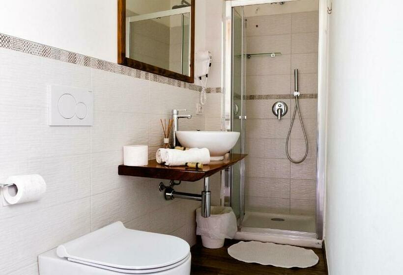 Номер Стандарт с Балконом, Andirivieni Bellagio Guest House