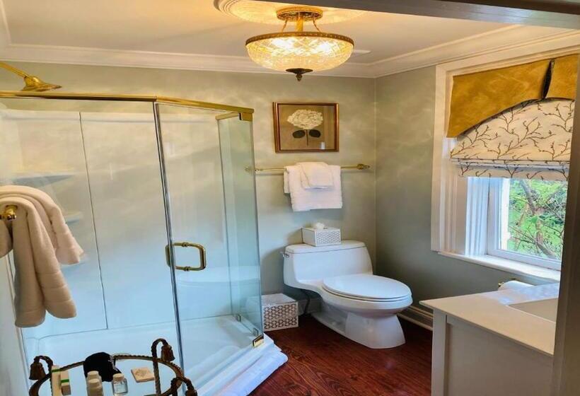 חדר סטנדרט עם מיטת קינג, Linden   A Historic Bed And Breakfast
