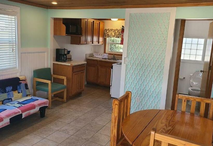 Апартаменты 2 Спальни, Driftin Sands Motel