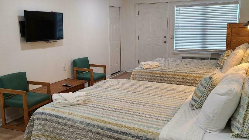 Номер Deluxe, Driftin Sands Motel