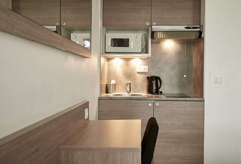 Студио Executive, Tulip Inn Massy Palaiseau  Residence