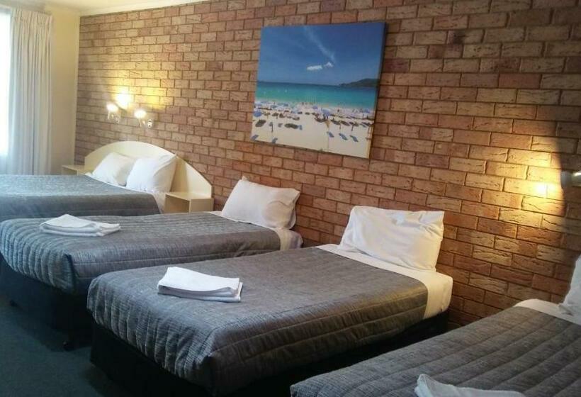 Семейный Номер, Shady Rest Motel