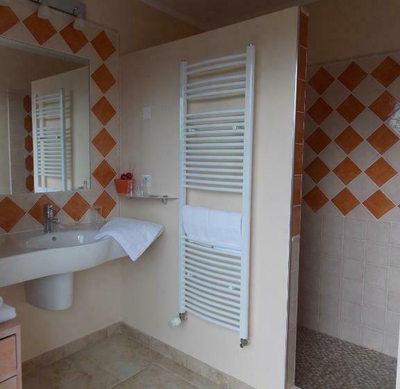 标准间带山景, Au Relais Provencal