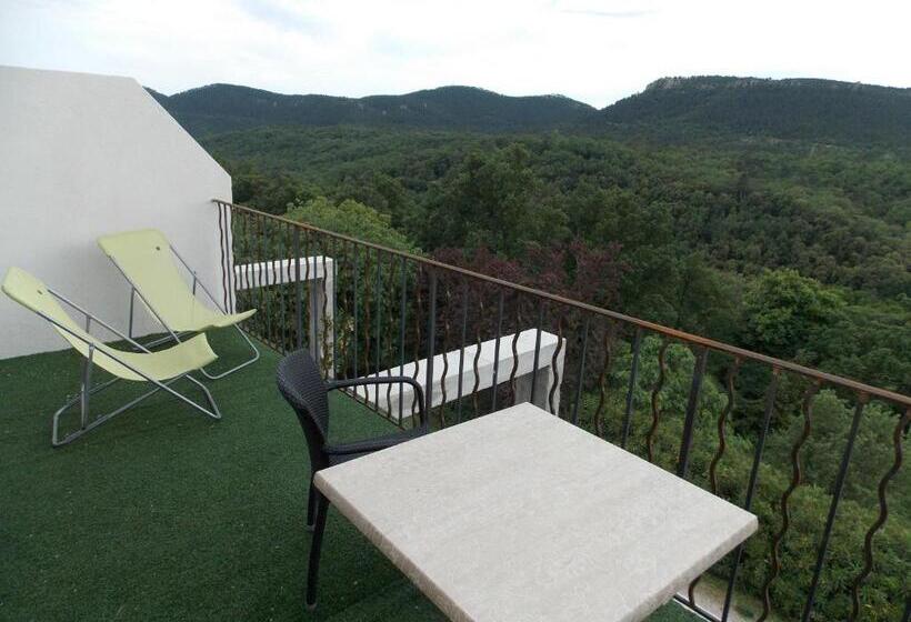 带露台的套间, Au Relais Provencal