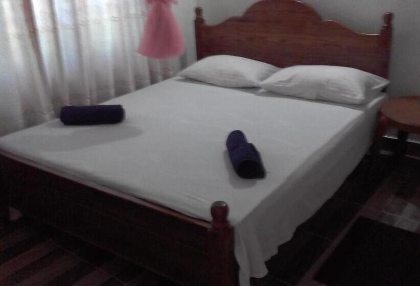 Номер Economy, Elephant Safari Lodge Sigiriya Junction
