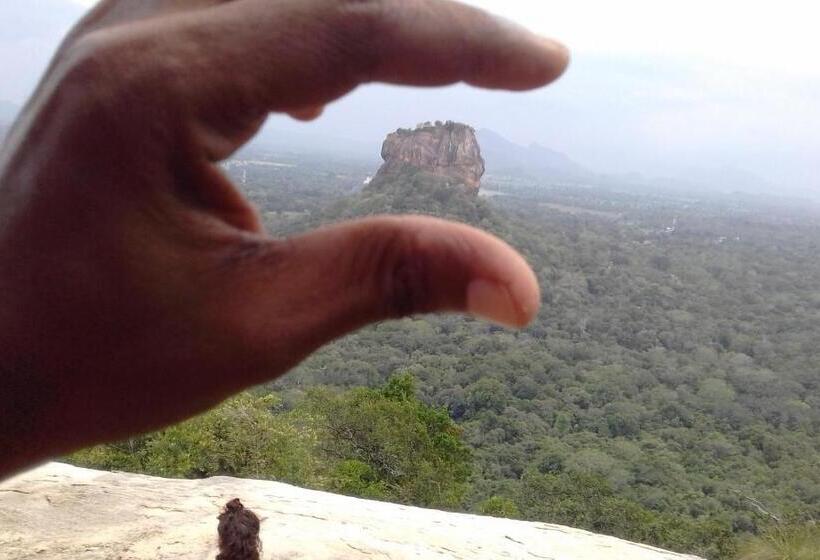 Номер Economy, Elephant Safari Lodge Sigiriya Junction