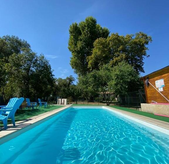 اتاق استاندارد سه نفره, Le Moulin De César
