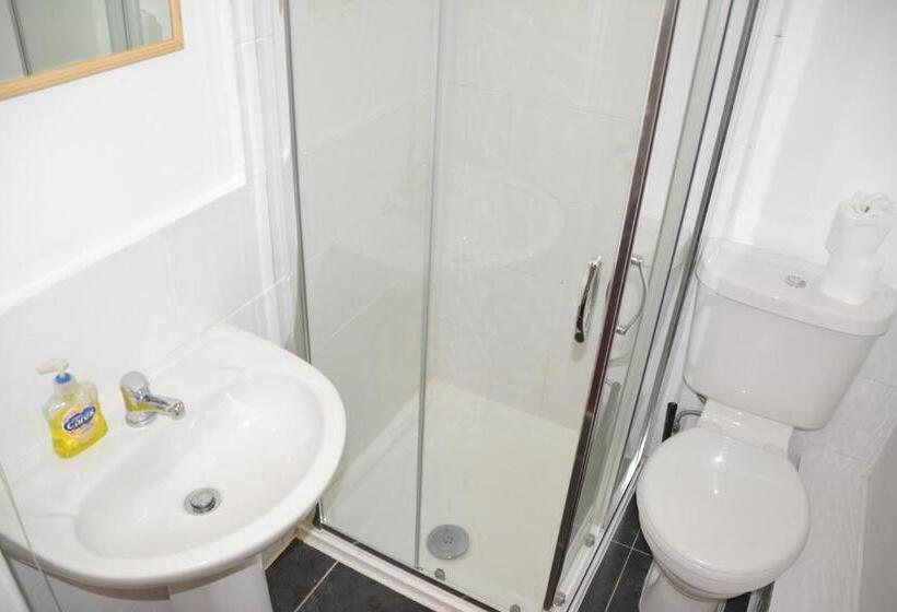 Семейный Номер, Bow Guest House