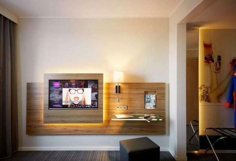 Номер Стандарт, Moxy Aberdeen Airport