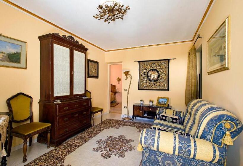 غرفة قياسية رباعية مزودة بشُرفة, Meliaresort Dimore Storiche