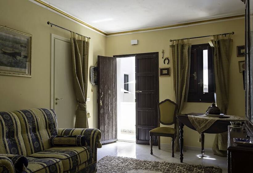 غرفة قياسية رباعية مزودة بشُرفة, Meliaresort Dimore Storiche