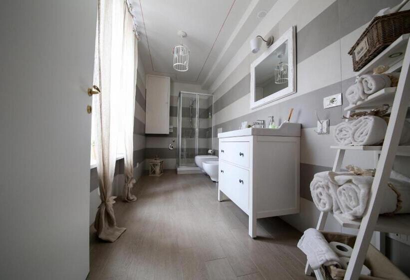 اتاق لوکس سه تخته, La Vecchia Tenenza B&b