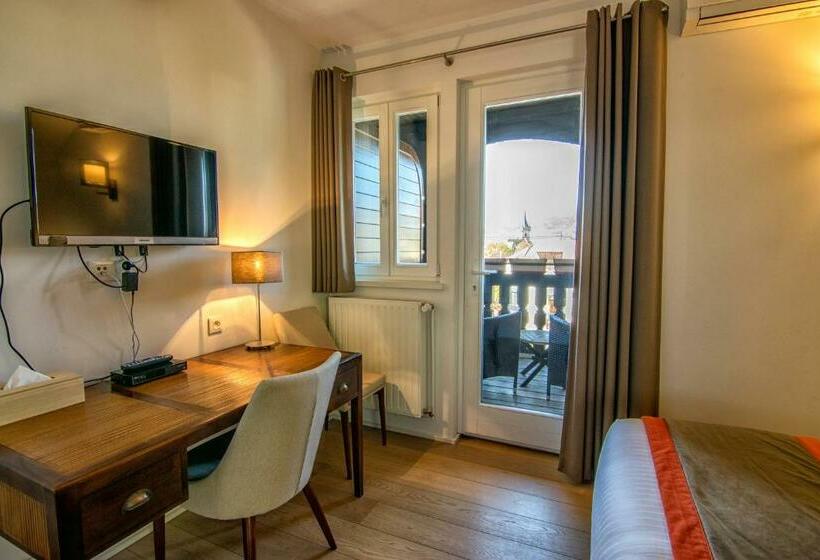 Superior Room with Terrace, La Villa Du Coteau