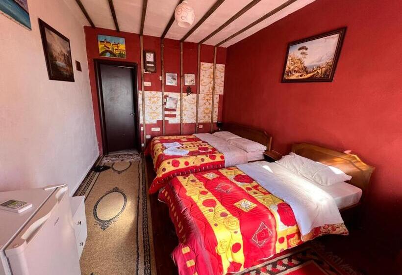 基本三人间, Rooms Merlika  Inside The Castle