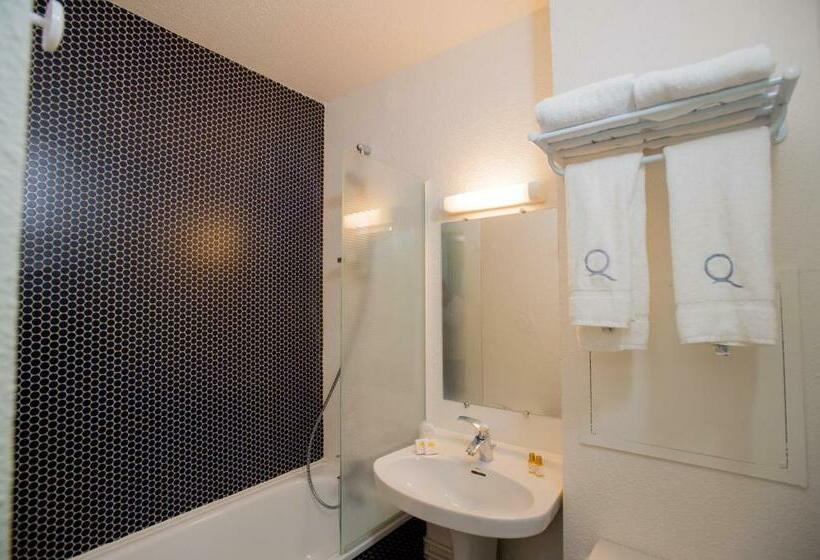 Номер Стандарт, Hôtel Des 4 Ours