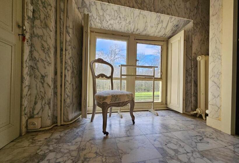 디럭스 룸, Chateau De Craon