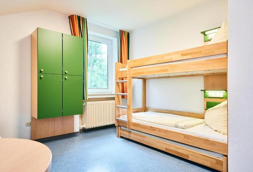 Номер Стандарт, Jugendherberge Detmold