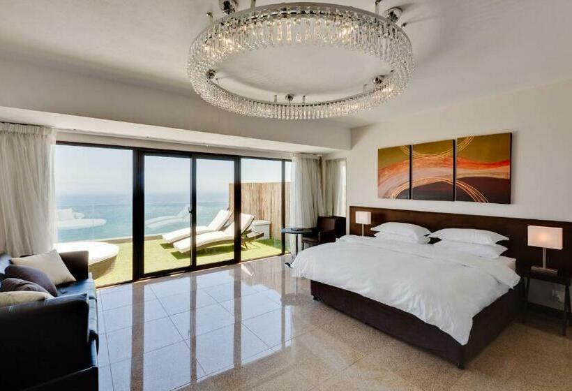 اتاق لوکس با چشم‌انداز دریا, Atlantic Gold