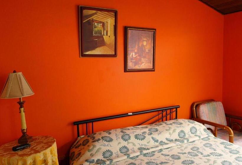 Студия Стандарт, Casa Posada Amelia