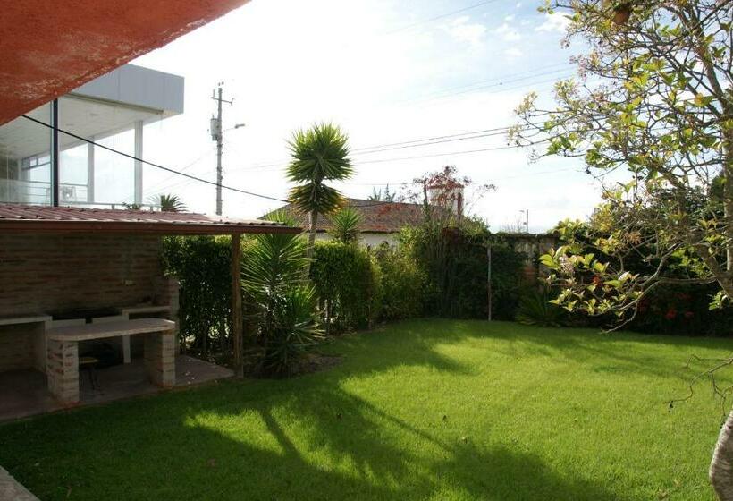 Люкс Повышенной Комфортности, Hostal El Parque Tababela
