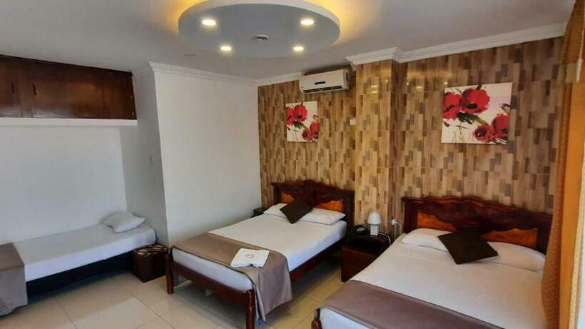 스탠다드 트리플 룸, Hostal Perla Real Inn