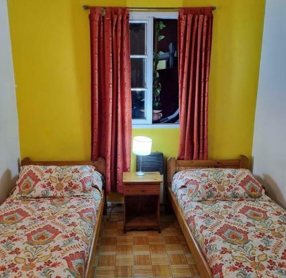 اتاق استاندارد, Hostel Estoril