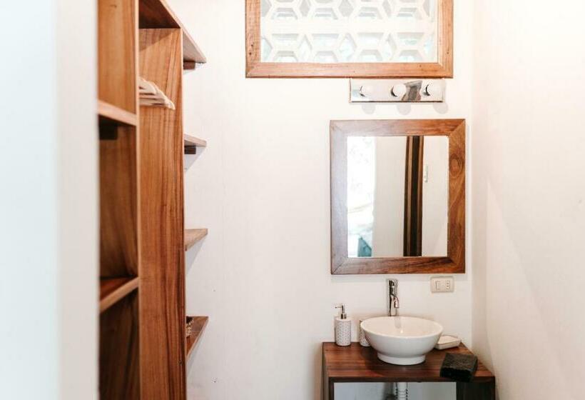 Номер Стандарт Трехместный, Star Mountain Jungle Lodge   Mal Pais, Santa Teresa