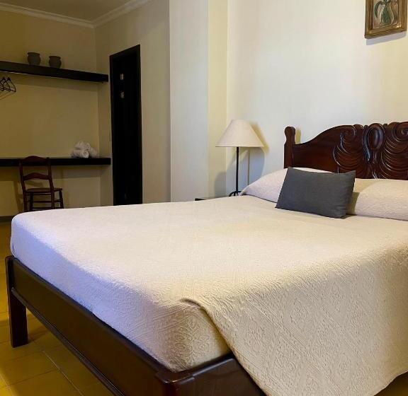 غرفة قياسية, 1915 Inn & Suites
