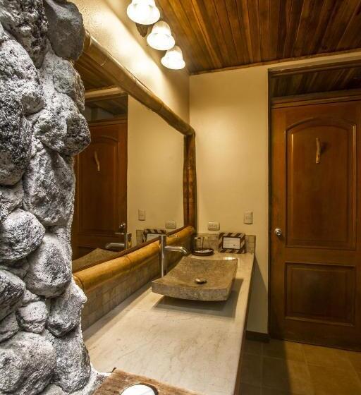 디럭스 스위트, Lost Iguana Resort And Spa