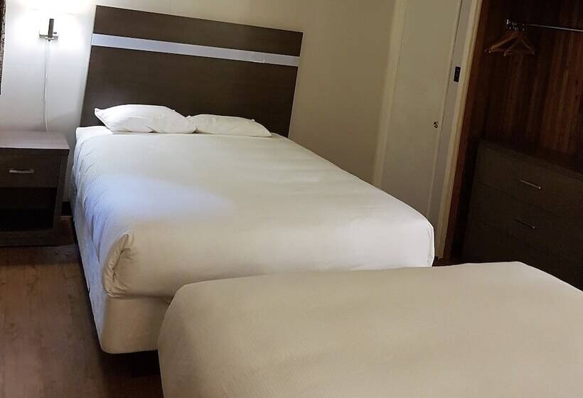Семейный Номер, Holiday Motel & Rv Resort