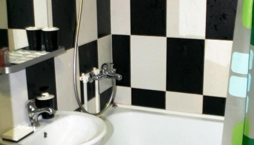 חדר אקונומי, Lait Hotel On Bebelya
