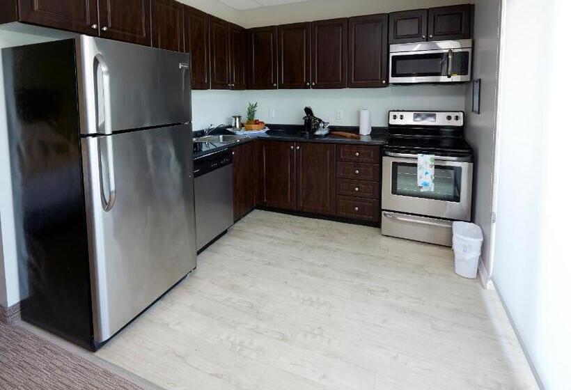Четырехместный Номер Стандарт с Балконом, Wasaga Riverdocks Hotel Suites