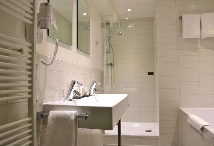 סוויטת ג'וניור, Saillant Hotel Maastricht City Centre   Auping Hotel Partner