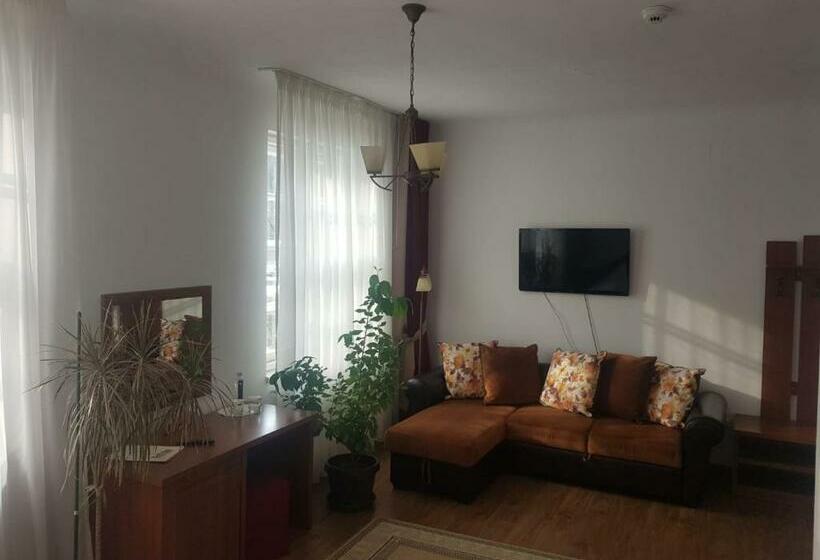 سوییت خانوادگی, Palatul Brukenthal Avrig