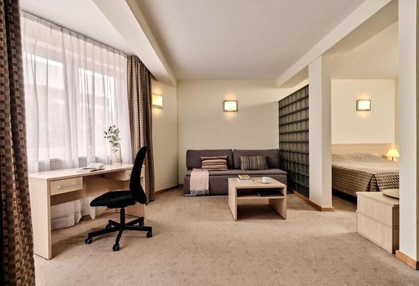 デラックススタジオ, Apartamenty Media Park