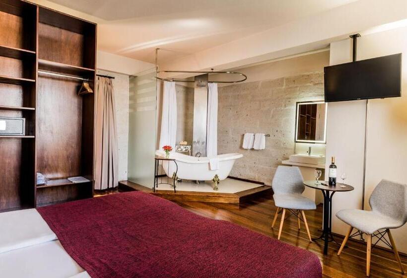 סוויטת ג'וניור, Palla Boutique