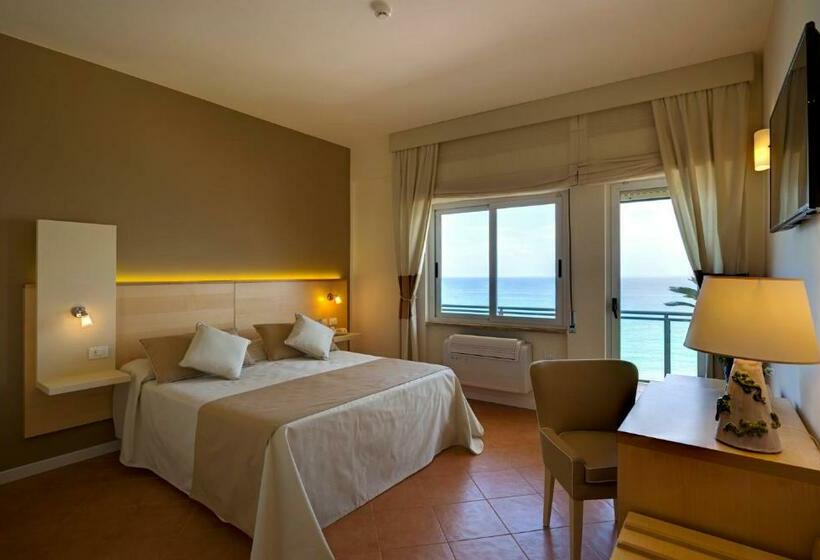 Полулюкс, Grand Hotel Santa Maria