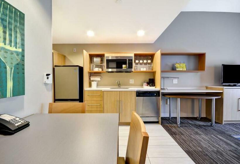 Люкс Кровать Кинг, Home2 Suites By Hilton  St. Simons Island