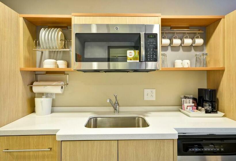 Люкс Кровать Кинг, Home2 Suites By Hilton  St. Simons Island
