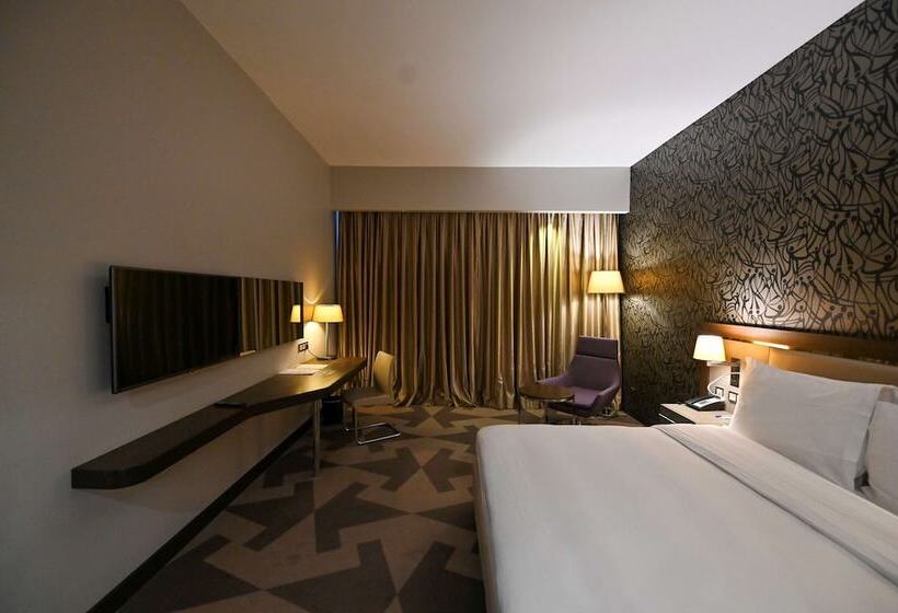 带花园景观高级房间, Radisson Blu Hotel, Abidjan Airport