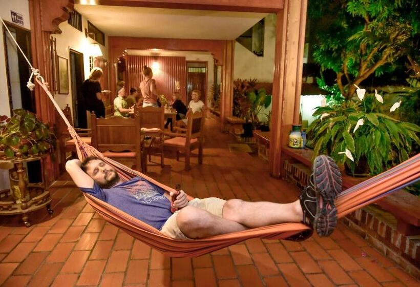 Номер Стандарт Совместная Ванная, Macondo Hostel