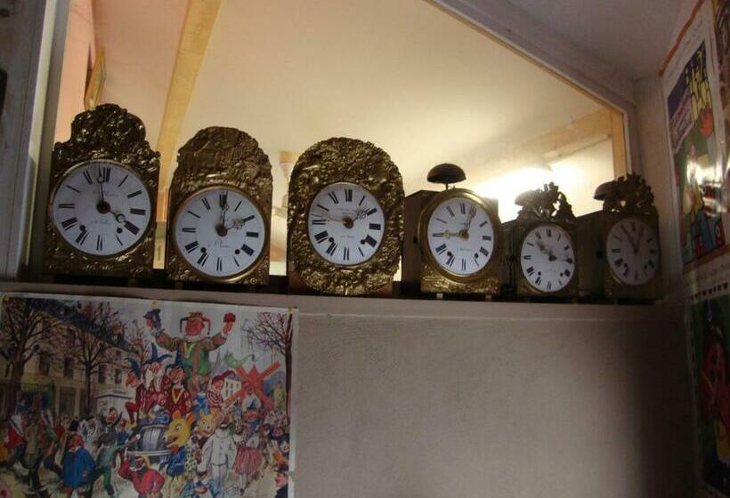 Номер Стандарт, Chez L Antiquaire