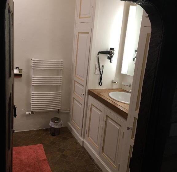 Люкс Повышенной Комфортности, Demeure Des Vieux Bains
