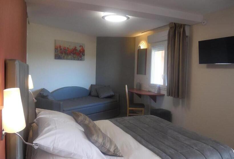 Семейный Номер, Au Relais De L Oust