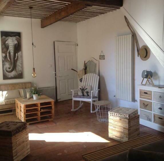 חדר קומפורט, La Demeure