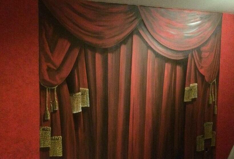 Люкс, Maison Du Théâtre Saint Bonnet